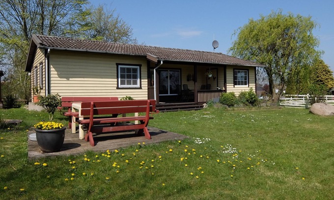 Holzbunge House | Cozy House for 4 with Kitchen in Holzbunge - Rated 10/10
