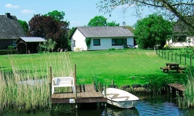 Nubbel House | Cozy House for 4 in Nübbel with Pet-Friendly Amenities