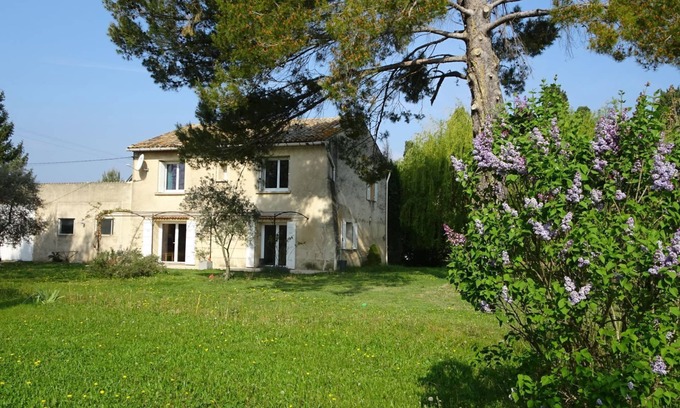 Plan-d'Orgon House | Scenic Country Retreat for 8 with Pool & Spa Amenities
