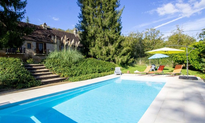 Montignac Cottage | Ideal Gite Montignac: 4 Bedrooms, Pool & Pet Friendly