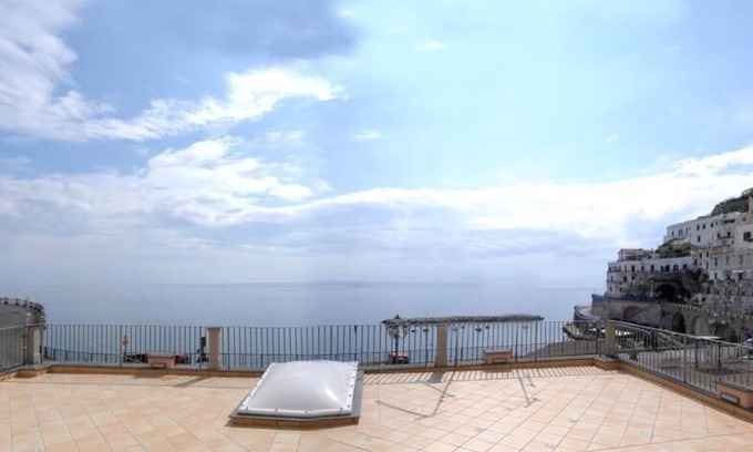 Atrani Apartment | Ideal Family Retreat with Terrace and Ocean Views in Amalfi