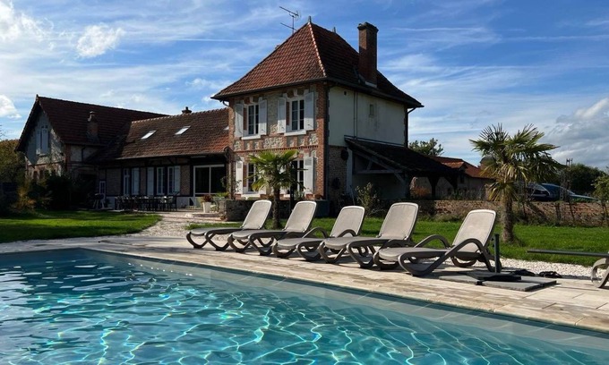 Chaumont-sur-Tharonne House | Spacious House for 15 with Heated Pool in Sologne