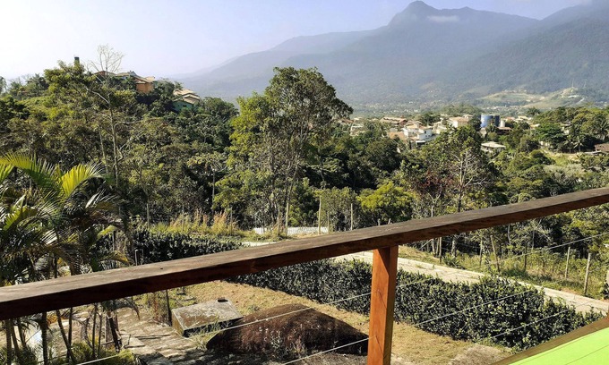 Tesouro da Colina House | Cozy House for Rent in Ilhabela with Kitchen & Breakfast