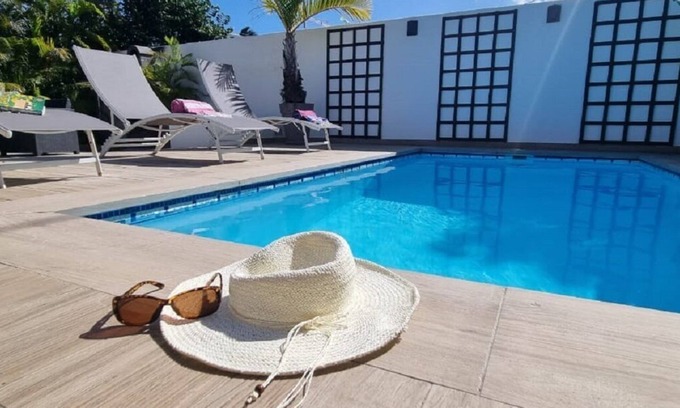 Saint-Pierre House | Relaxing Family Retreat with Private Pool and Ocean View