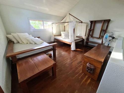 Mendez Crossing West House | House for Rent in Tagaytay Patio Elisabel