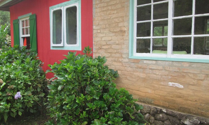 Goncalves Cottage | Idyllic House with Scenic Views, Pet-Friendly Amenities