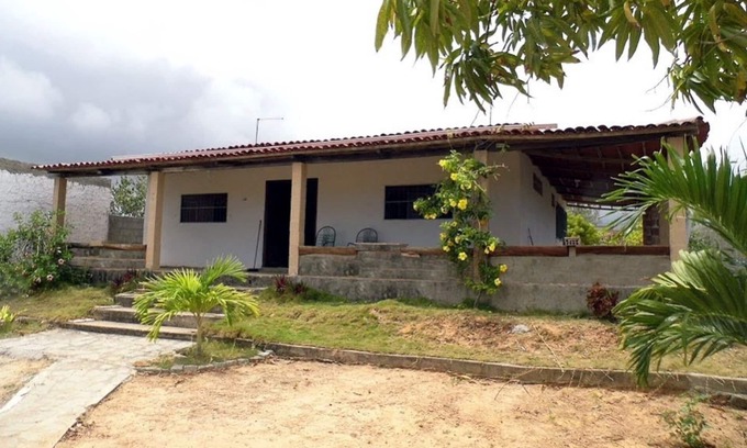 Conde House | Cozy House for Weekend Getaways in Tabatinga with Breakfast