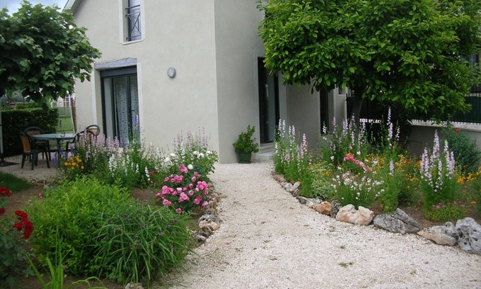 Quartier Malvares House | Cozy House for 4 with Garden, Pool & Private Parking