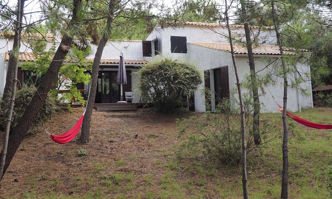 Les Mathes House | Guest Rated: 10/10 House with Oceanfront Views