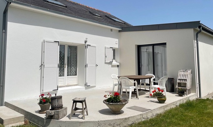 Plogonnec House | House