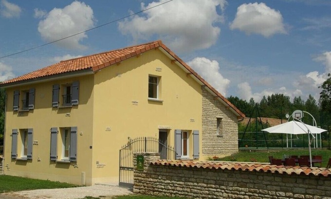 Mathaux House | Top-Rated House with Spa, Breakfast & Family-Friendly Amenities