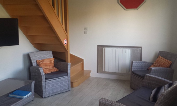 Ouistreham House | Cozy House with Oceanfront Views and Pet-Friendly Options