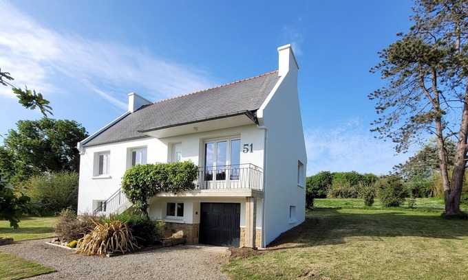 Plougasnou House | Pet-Friendly House with Kitchen & Perfect 10/10 Rating
