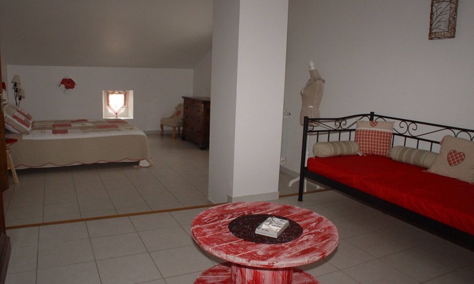 Saint-Laurent-de-Carnols House | Discover House of Font des Couteaux – Family Friendly Retreat