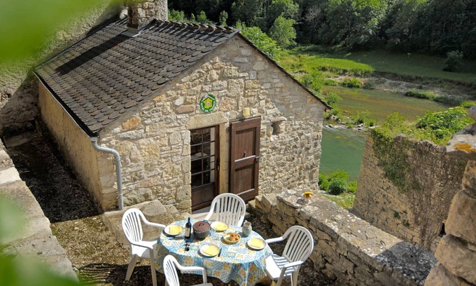 Saint-Chely-du-Tarn House | Family-Friendly House with Kitchen and 8/10 Guest Rating