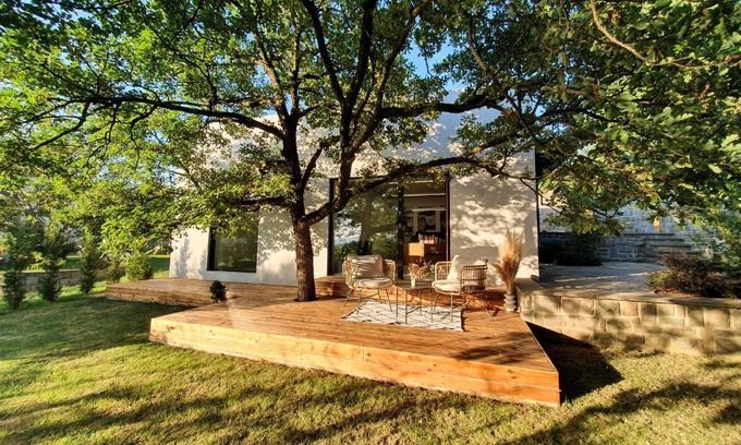 Dekani House | HOUSE G: Ocean View Retreat with Perfect 10 Rating