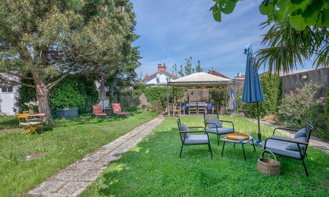 La Bernerie-en-Retz House | Charming House with Ocean View, Steps from La Bernerie Beach