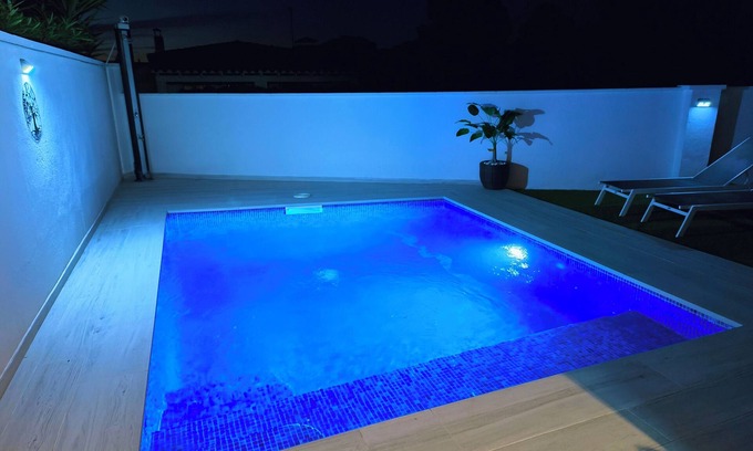 L'Escala House | Inviting House with Private Pool & Boat Rental Option