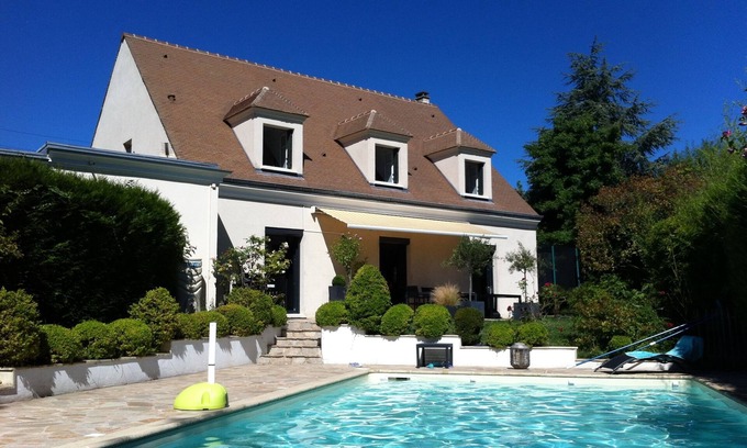 Bougival House | Beautiful House with Garden Pool Near Paris & Versailles
