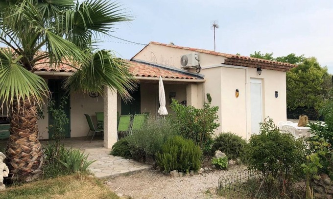Puget-sur-Argens Cottage | Guest Rated 10/10: Campagne les Oliviers with Pool & Garden