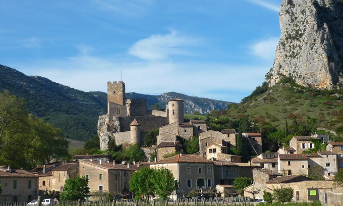 Saint-Jean-de-Bueges House | Idyllic House in a Historic Village with Pool & Breakfast