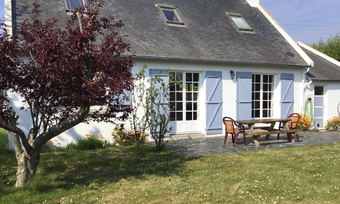 Saint-Briac-sur-Mer House | Secluded Retreat Near Beach with Ocean View in Saint-Briac