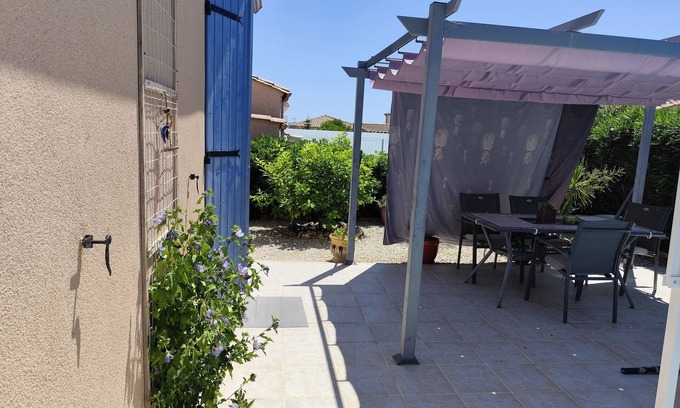 Lezignan-Corbieres House | House in a residence with its own swimming pool.