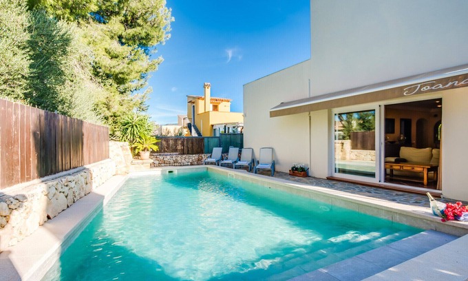 es Bacares Ski Chalet | Relaxing House in Alcudia Can Jaume with Private Pool