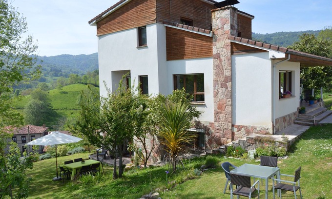 Borines House | Discover the House in Asturias: Rated 9.2/10 with Spa & Kitchen