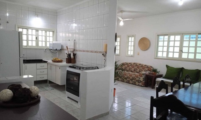 Itanhaem House | Elegant House in Belas Artes with Oceanfront Suites
