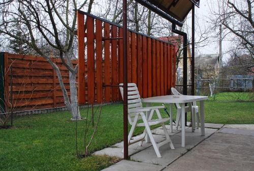 Obolons'kyi District House | Top-Rated House on Bohatyrska Street with Pool & Hot Tub