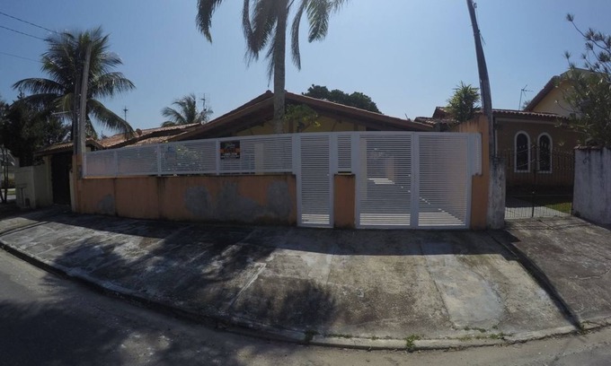 Jardim Britania House | Relaxing House in Caraguá with Pool and BBQ Area