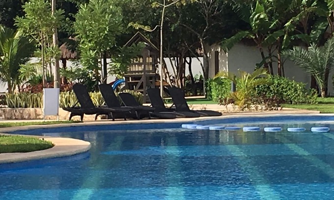 Puerto Juarez House | Ideal Beach Retreat with High-Speed WiFi and Pool Access