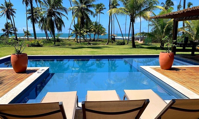 Farol House | Relaxing Retreat at Casa das Piscinas Naturais, Praia do Forte