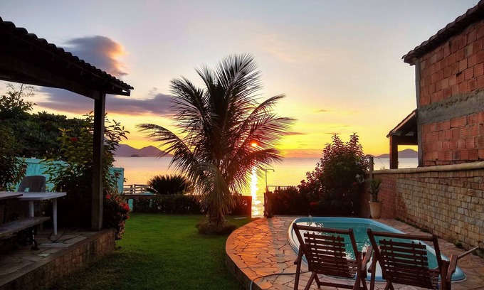 Mangaratiba House | Seaside Retreat with Sunrise Views and Fishing Deck