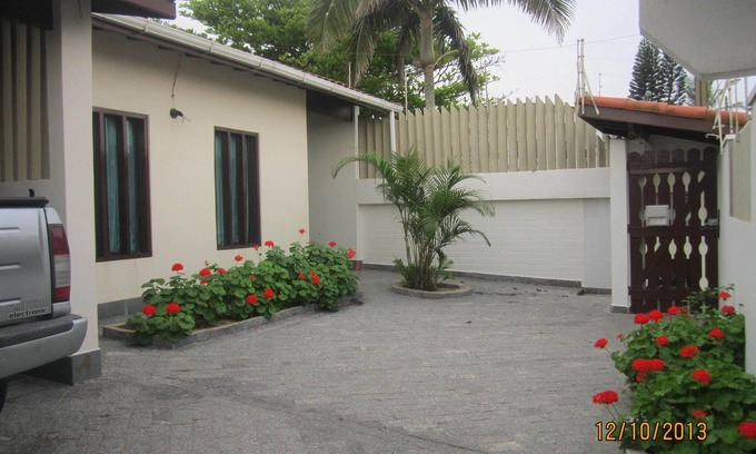 Cibratel II House | Oceanfront House at Itanhaém Beach with Pool & Spa