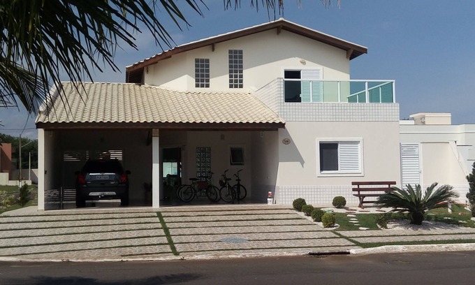 Raul Cury House | Seafront Haven with Pool and Spa in Gated Community