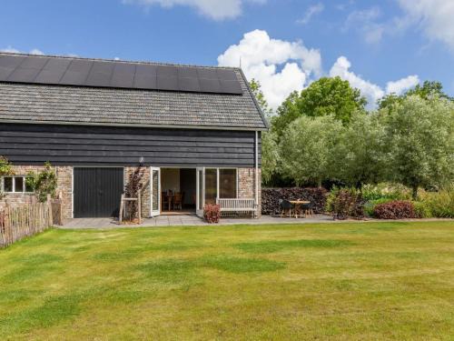 Grijpskerke House | Inviting Holiday Home in Grijpskerke with Beautiful Garden