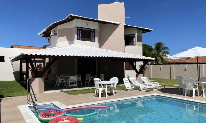 Canto do Mar House | Family-Friendly House in Guarajuba with Pool & Barbecue