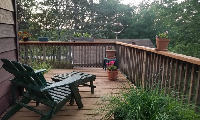 Hawley House | Family-Friendly House in Lords Valley Lake Community