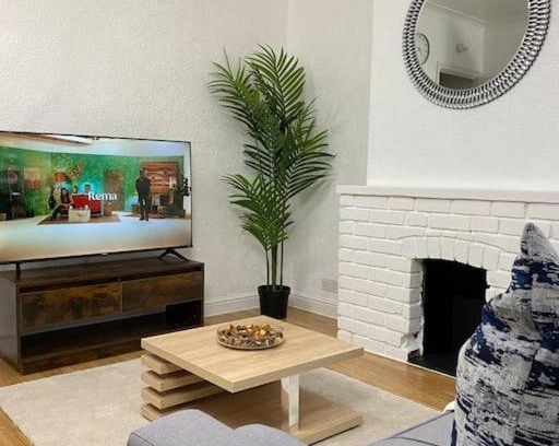 Gillingham Apartment | Inviting House in Medway - Pet and Child Friendly Stay