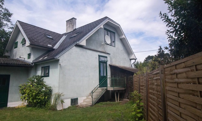 Orth an der Donau House | Indulge in Nature: House near Vienna with Pool & Spa