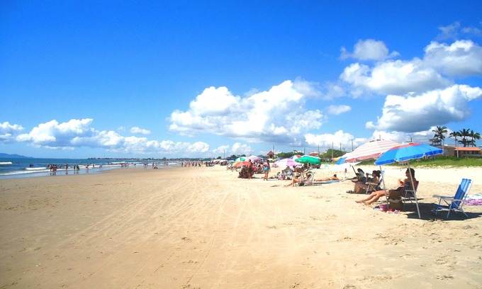 Itapoa House | Oceanfront Retreat in Itapema do Norte - Guest Rated 8/10