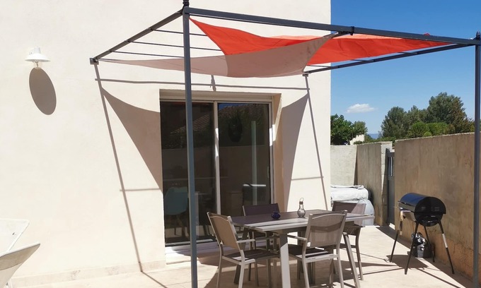 Althen-des-Paluds House | House in the heart of Provence, Jacuzzi, terrace, PARC SPIROU, leisure center