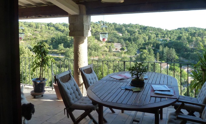 Grambois House | Discover a Cozy Retreat in the Heart of Luberon