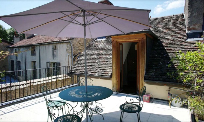 Beaune City Centre House | Charming House in Historic Beaune with Pool and Terrace