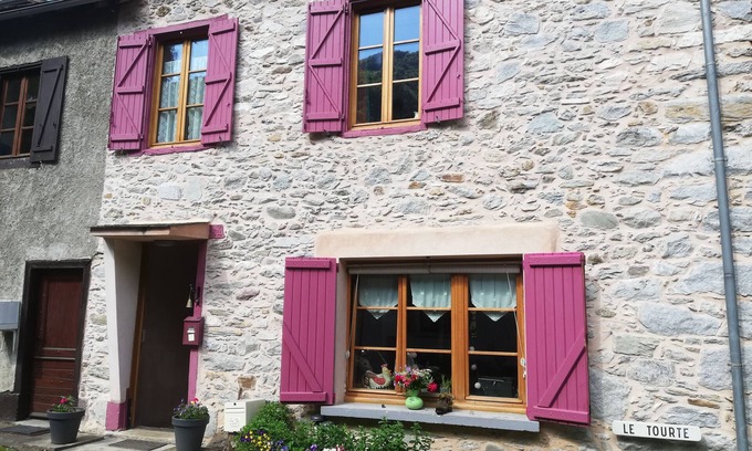 Ustou House | Mountain Retreat in Ariège: Spa & Family-Friendly Stay