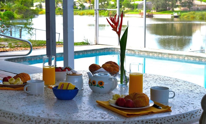 Venice Gardens House | Waterfront House in Venice Gardens with Heated Pool & Wi-Fi