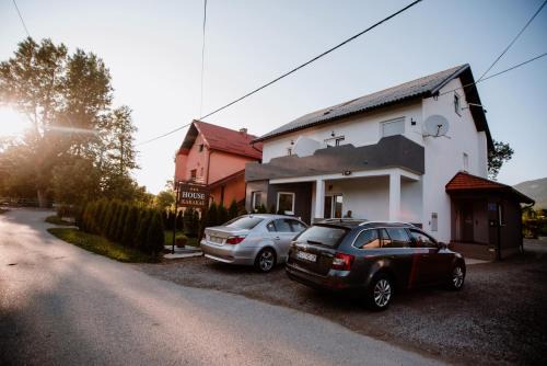 Korenica House | Guest Rated 9/10 at House Karakas - Family-Friendly Getaway