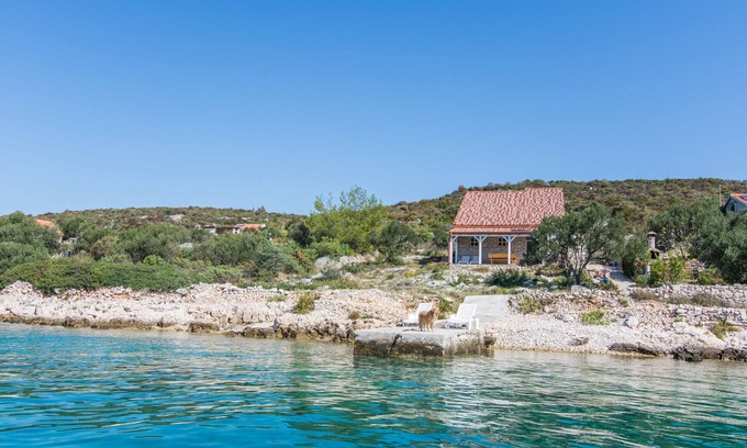 Tkon House | Oceanfront House Lanterna - Family-Friendly Getaway in Tkon